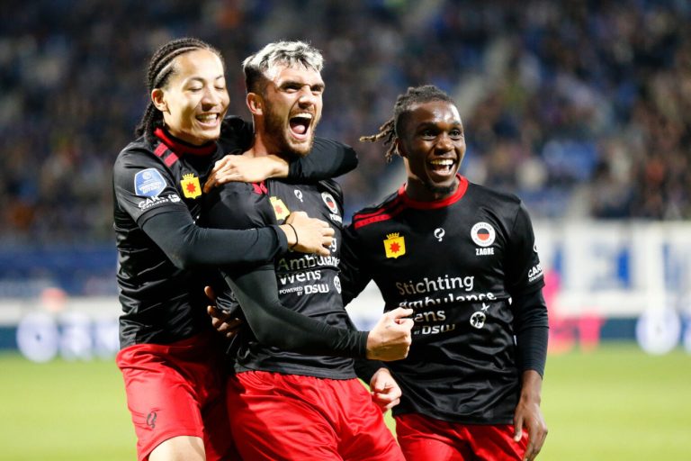 Copyright-ProShots-22474518